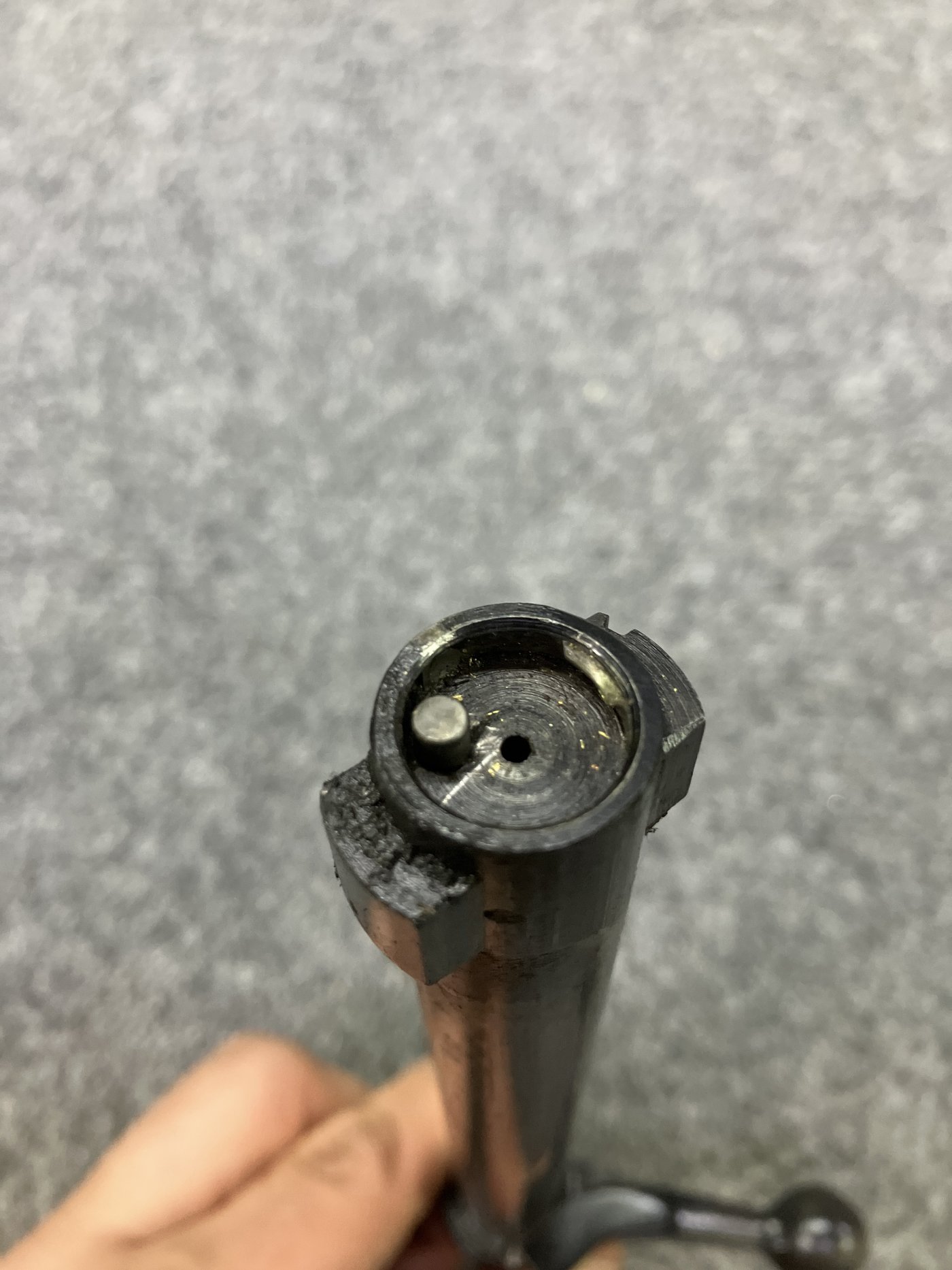 Factory Remington 700 bolt face with clip-style extractor